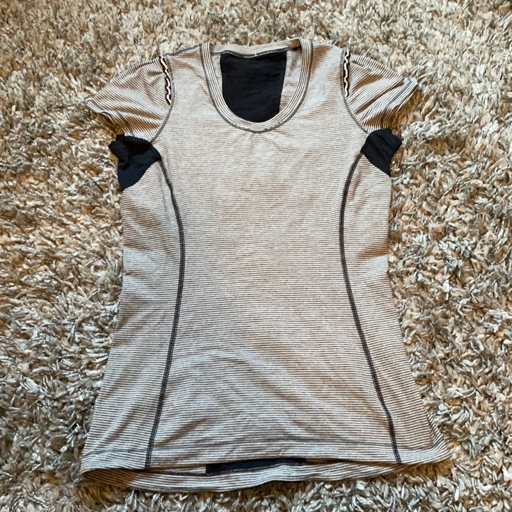 Lululemon top